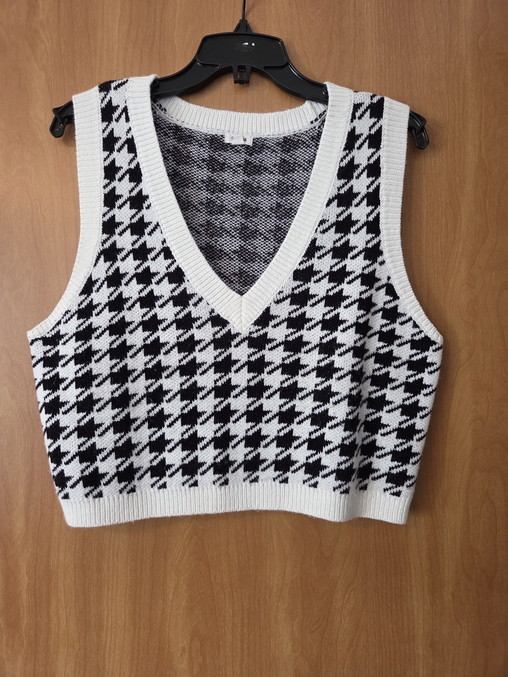 GARAGE Black & White Houndstooth V-Neck Knit Vest Cropped Size L
